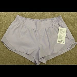 NWT Lululemon Hotty Hot 2.5 size 12